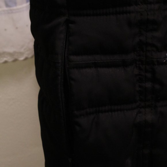 Black Puffer Vest - Picture 2 of 4